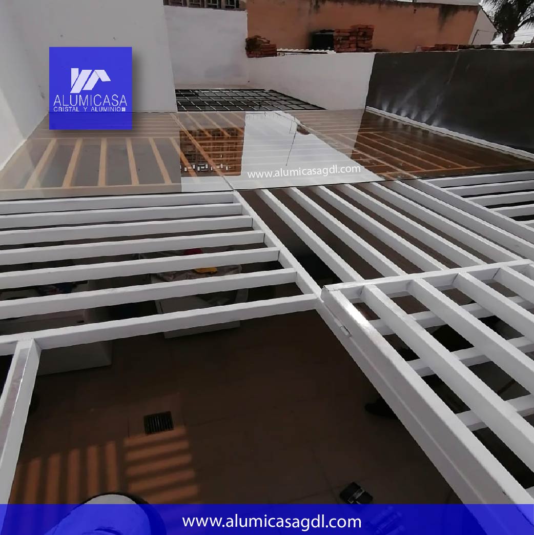Estructura marimba mitad cubierta de cristal templado para sol