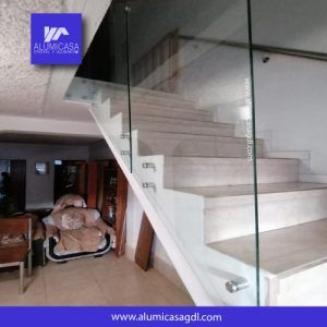 Barandal-cacheteado-vidrio-templado-10-milimetros-tonalidad-claro