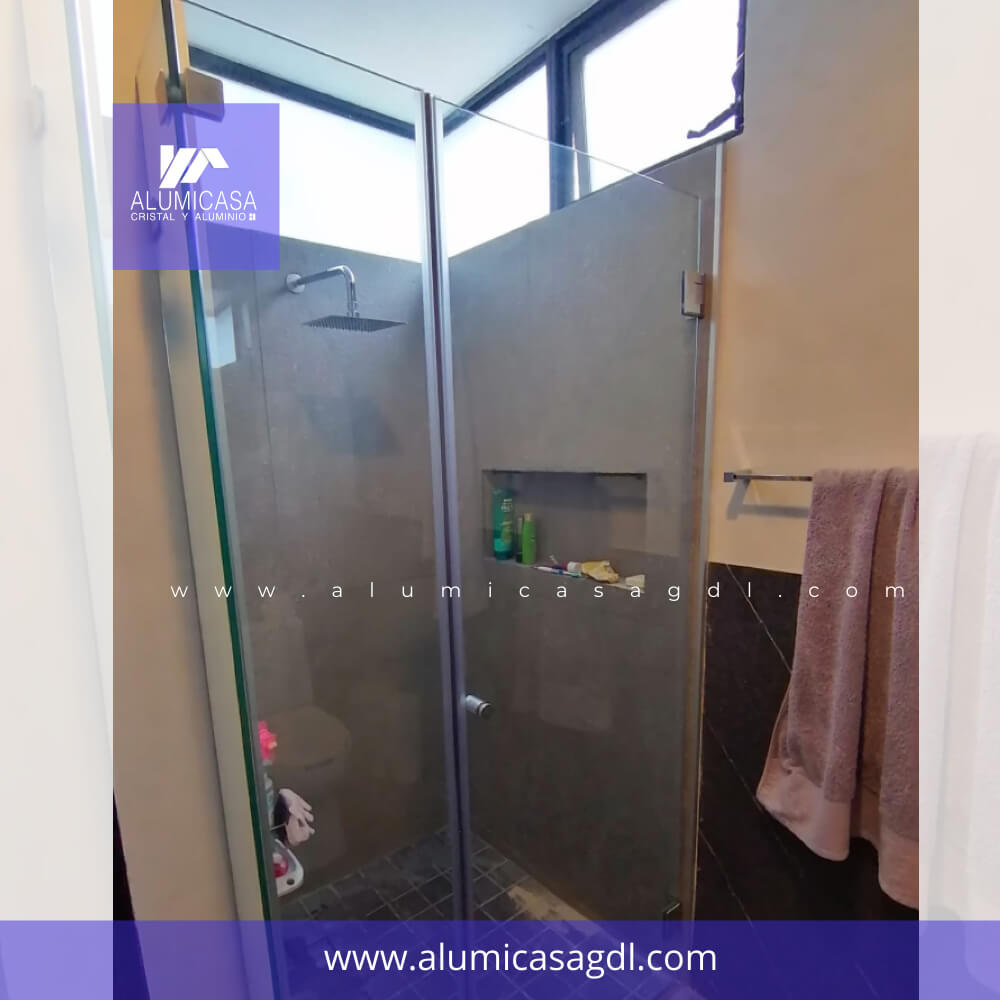 cancel de baño elegantes de vidrio transparente