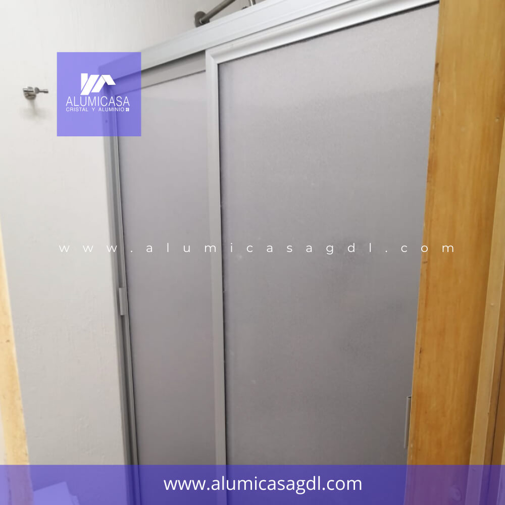 Cancel de baño tradidiconal cubierta tipo acrilico opalino