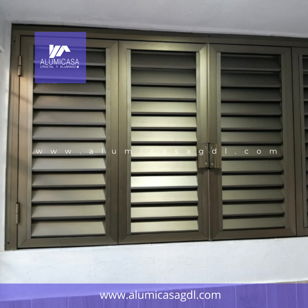 PUERTAS PLEGADIZAS PARA VENTILACION ALUMINO ANODIZADO COLOR CIEN CLARO