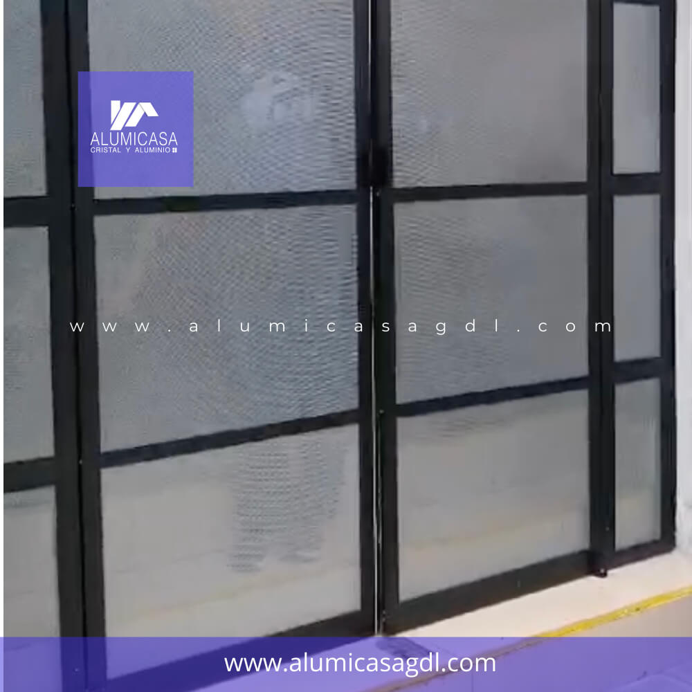Puerta abatible mosquitera doble cubierta malla acero galvanizada aluminio color negro