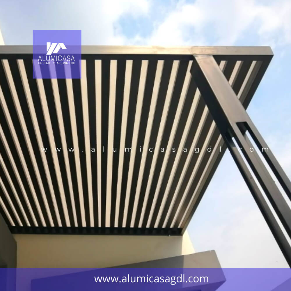 Domo marquesina para puerta pergola aluminio y acero color negro
