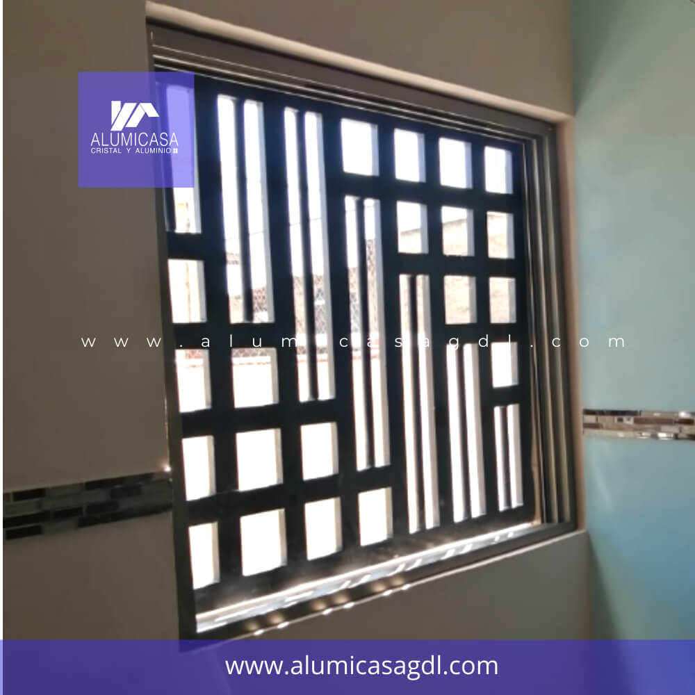 Proteccion moderna para ventana de aluminio diseño color negro