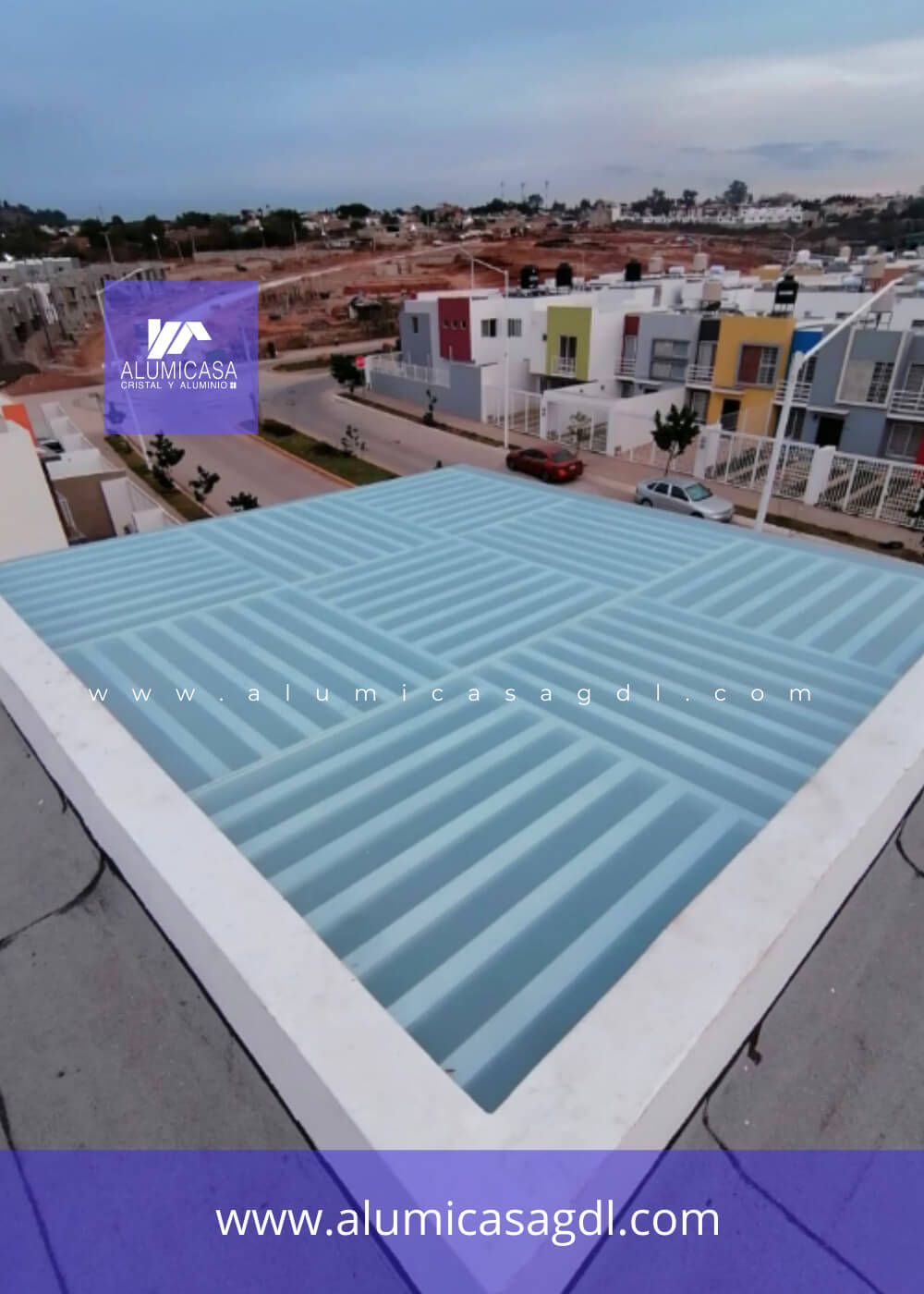 Vista superior cubierta vidrio templado opaco sobre estructura marimba