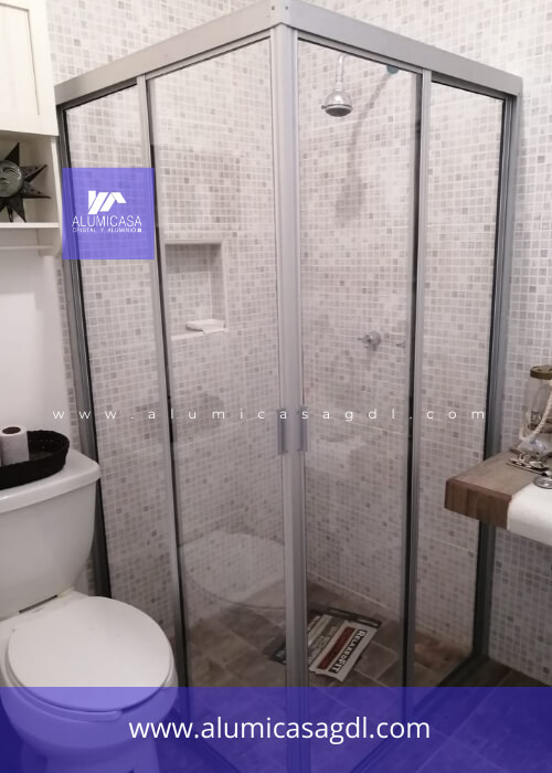 Cancel-de-baño-escuadra-cubierta-transparete-tipo-acrilico-permathon